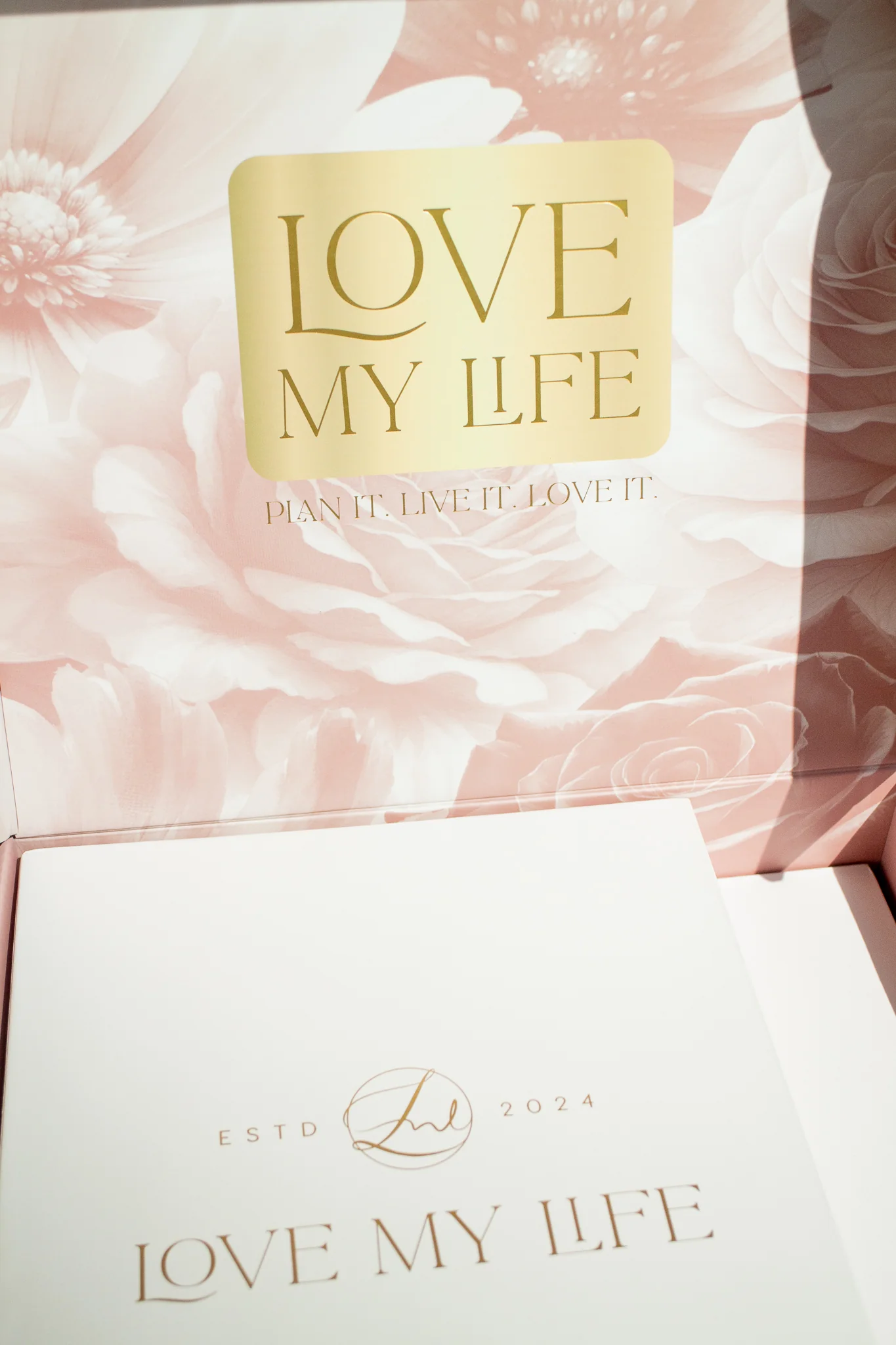 Love My Life 2026 Ultimate Planning Bundle - Planner, Journal, Pen Set, Pen Clip, Sticker Sheet - Exclusive Offer for Busy Moms Office Stationery Supplies - Doodle Typography Calendar - Image 13